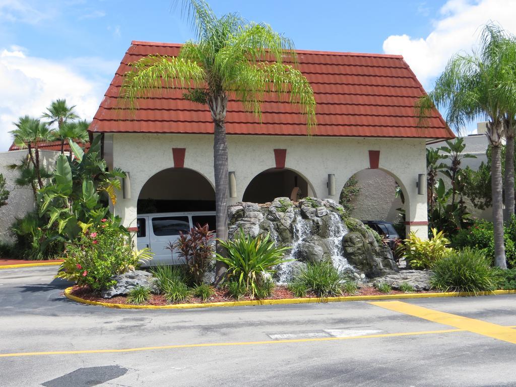 Maingate Lakeside Resort Four Corners Esterno foto