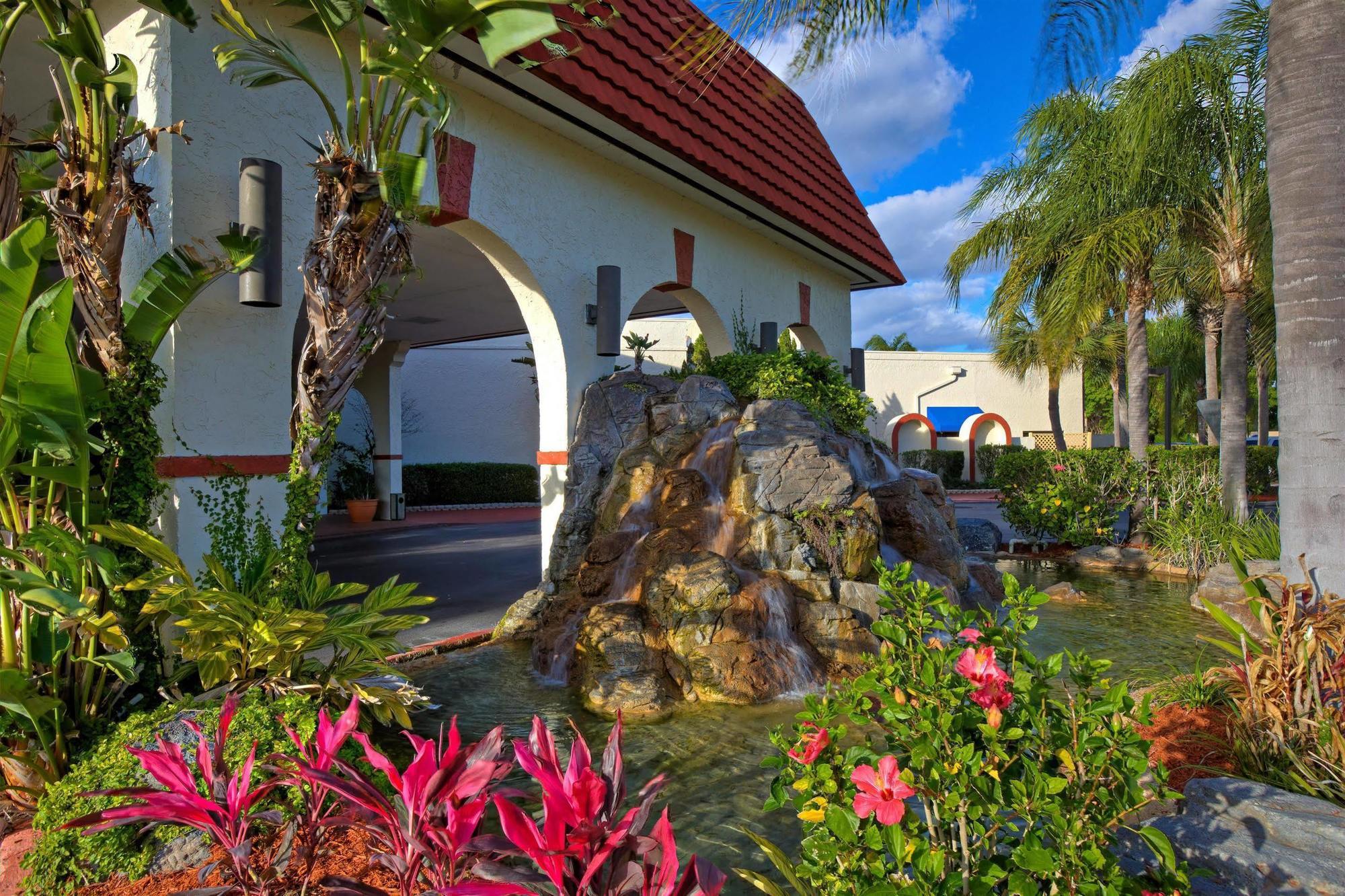 Maingate Lakeside Resort Four Corners Esterno foto